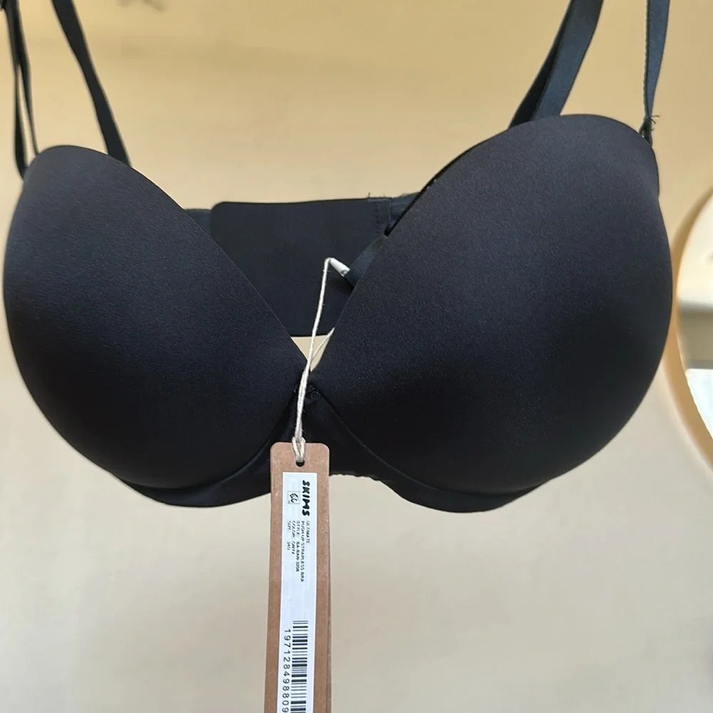 SKIMS ULTIMATE STRAPLESS PUSH-UP BRA STYLE: BA-BAN-3208 COLOR‎ ONYX SIZE 30D NWT - Picture 2 of 7